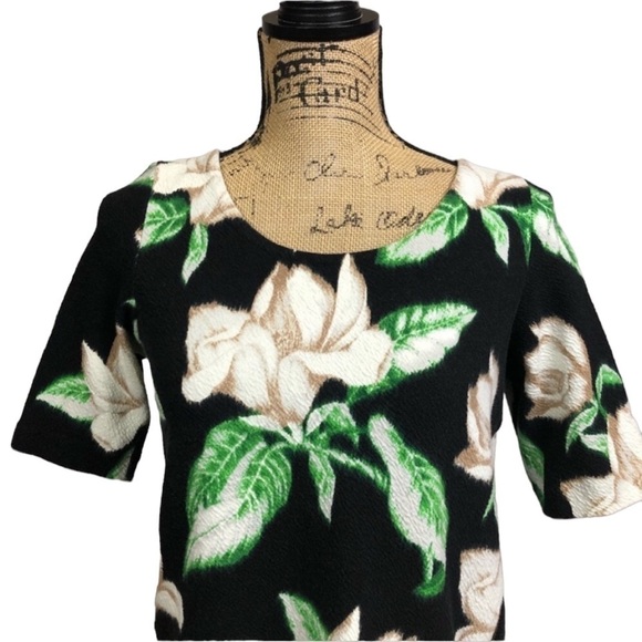 ANTHROPOLOGIE-POSTMARK-FLORAL Side Zip Crop Blouse - Picture 7 of 9